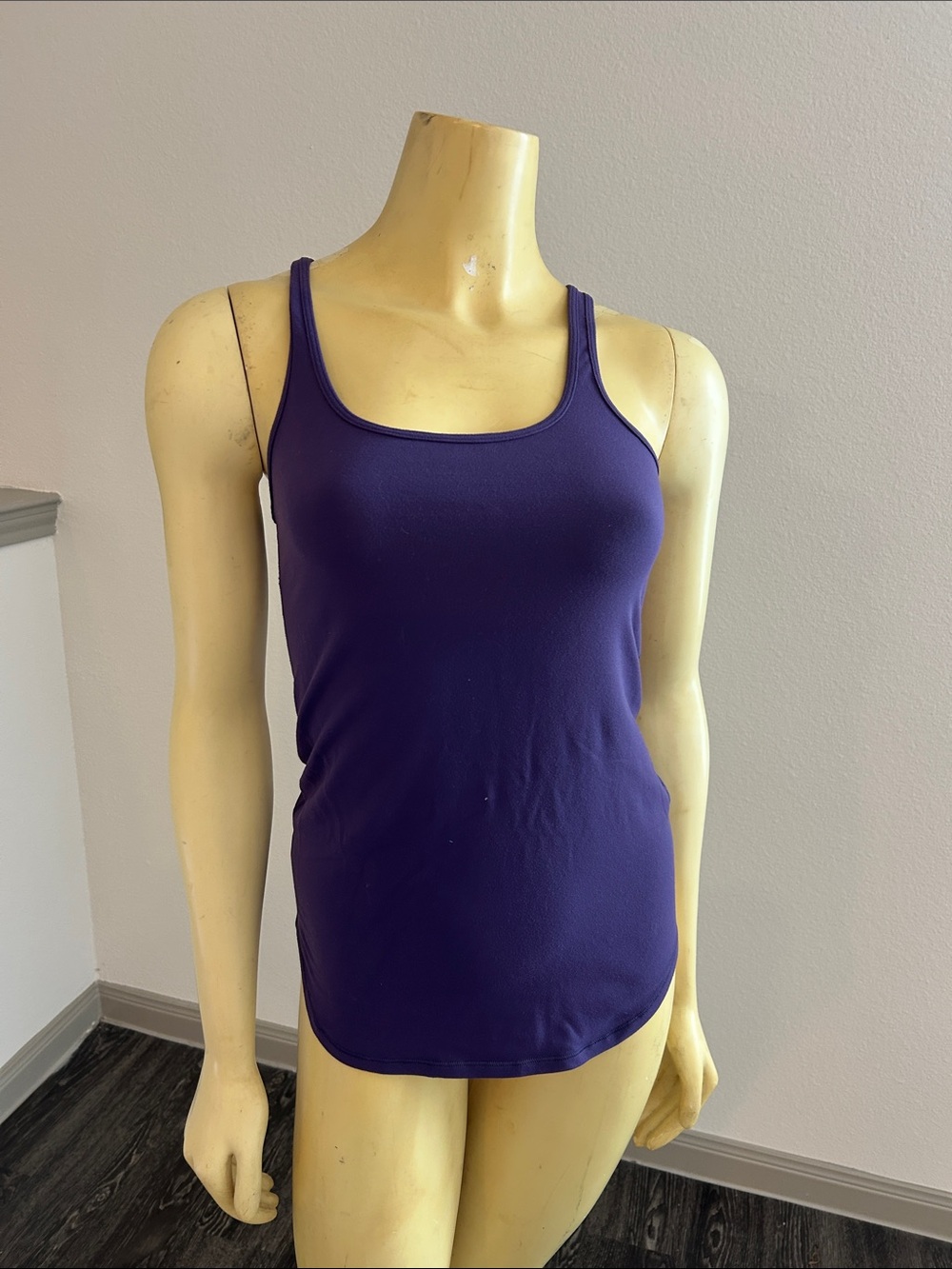 lululemon athletica Purple Scoop-Neck racerback Tank Top size 6